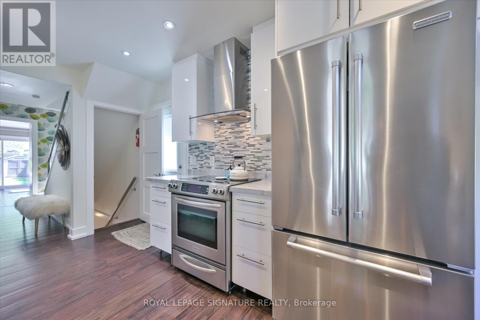 Photo 13 of 386 Allan Street, Oakville ON