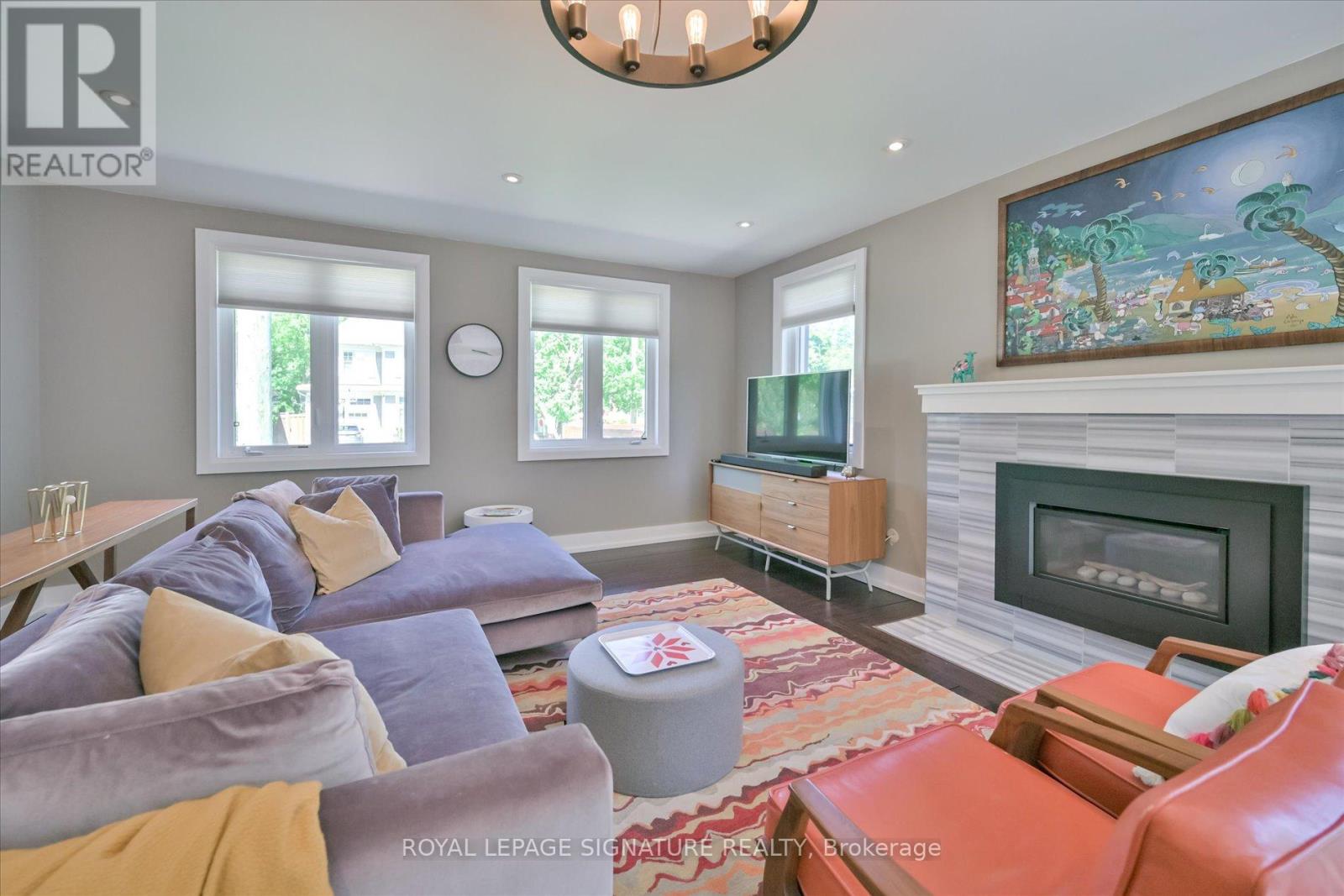 Photo 18 of 386 Allan Street, Oakville ON