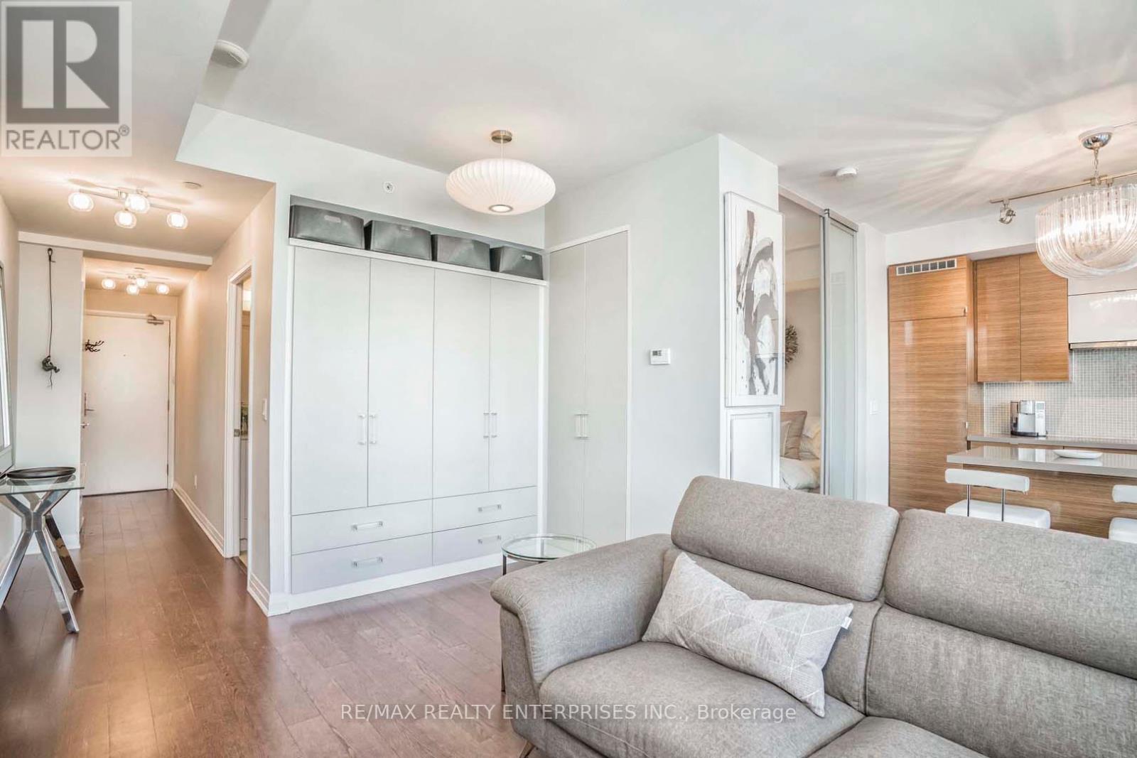 Photo 11 of 3101 59 Annie Craig Drive, Toronto ON