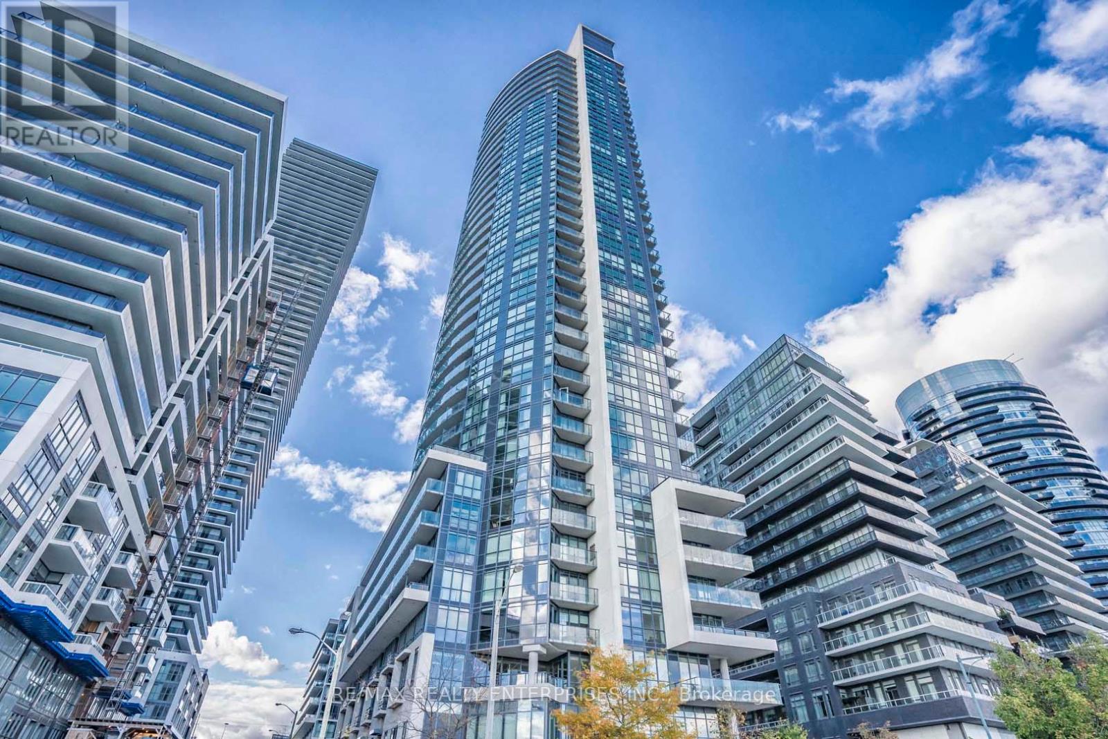 Photo 2 of 3101 59 Annie Craig Drive, Toronto ON