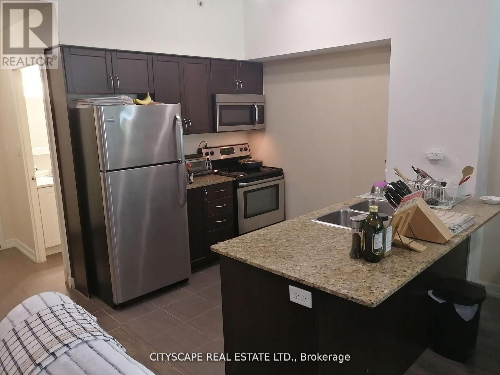 Photo 6 of 103 816 Lansdowne Avenue, Toronto ON