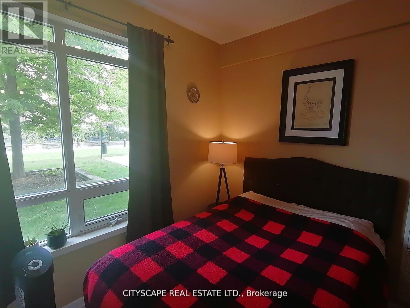 Photo 8 of 103 816 Lansdowne Avenue, Toronto ON