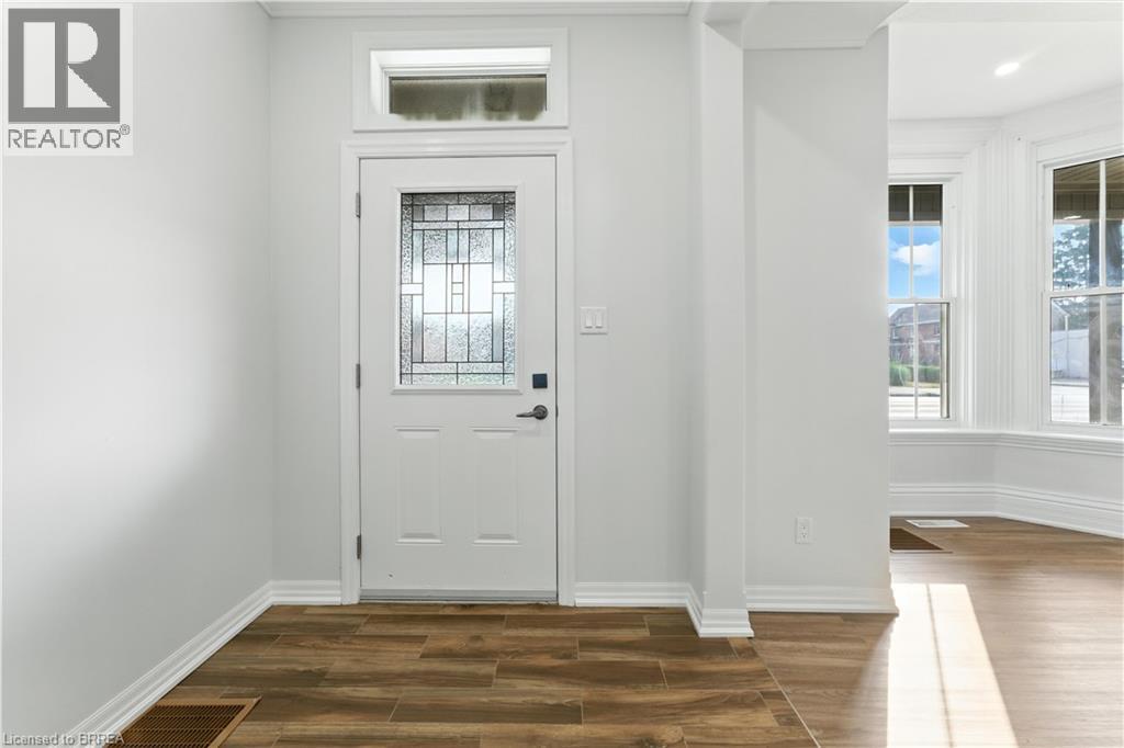 Photo 5 of 192 Brant Avenue, Brantford ON