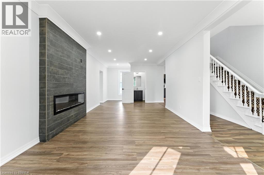 Photo 7 of 192 Brant Avenue, Brantford ON