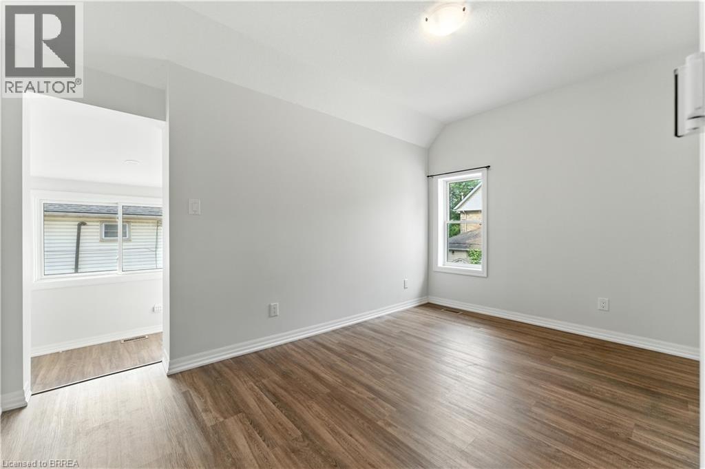 Photo 26 of 192 Brant Avenue, Brantford ON