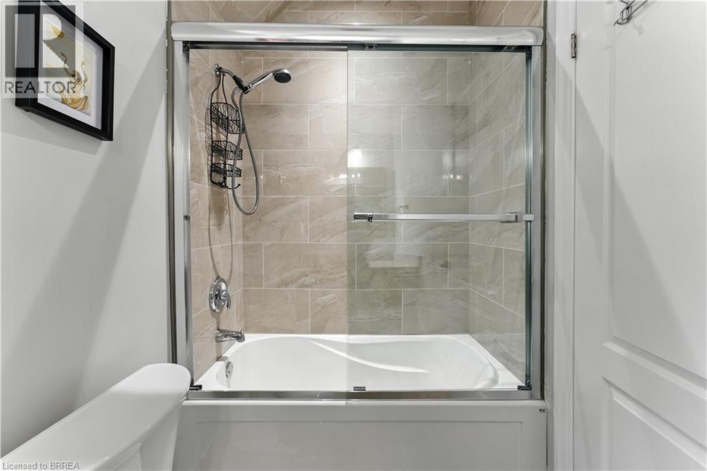 Photo 30 of 192 Brant Avenue, Brantford ON