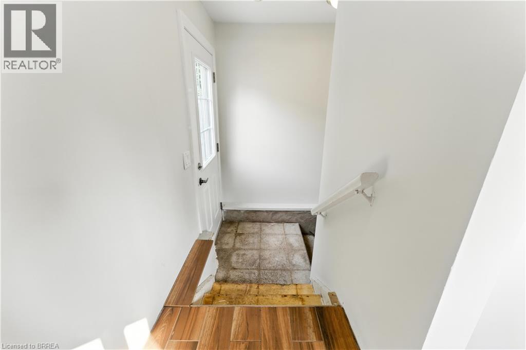 Photo 23 of 192 Brant Avenue, Brantford ON