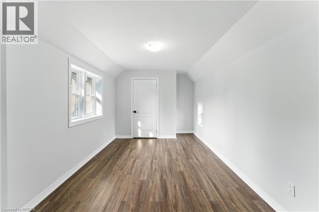 Photo 31 of 192 Brant Avenue, Brantford ON
