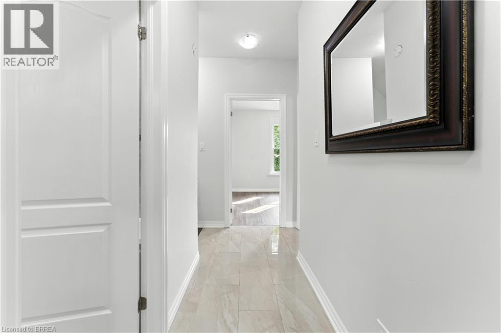 Photo 34 of 192 Brant Avenue, Brantford ON