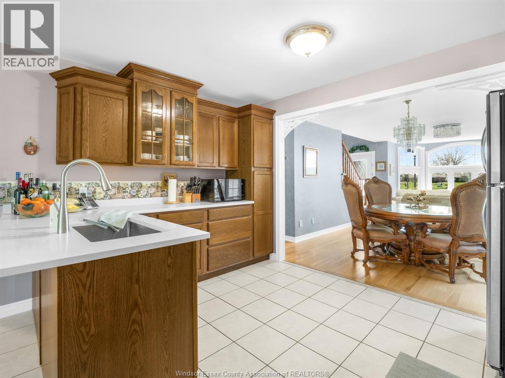 Photo 13 of 4832 Southwood Lakes Boulevard, Windsor ON
