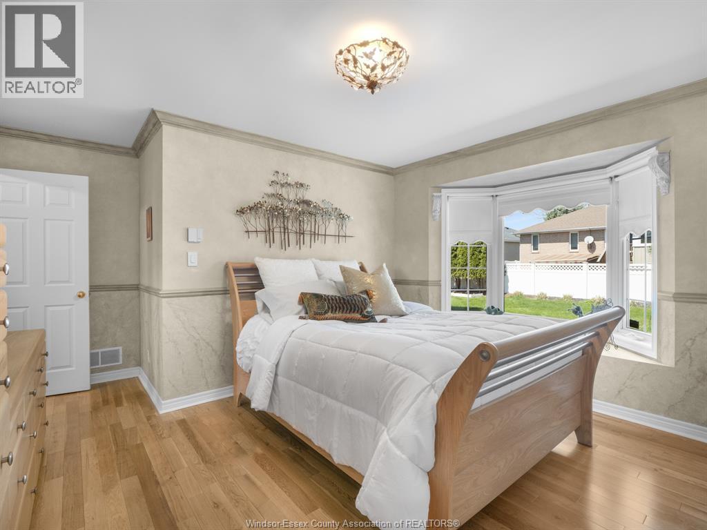 Photo 18 of 4832 Southwood Lakes Boulevard, Windsor ON