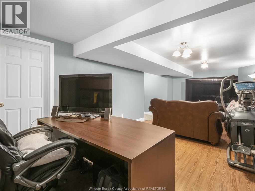 Photo 34 of 4832 Southwood Lakes Boulevard, Windsor ON