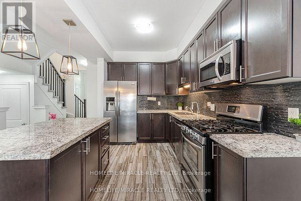 Photo 11 of 24 Kingsborough Drive, Hamilton ON