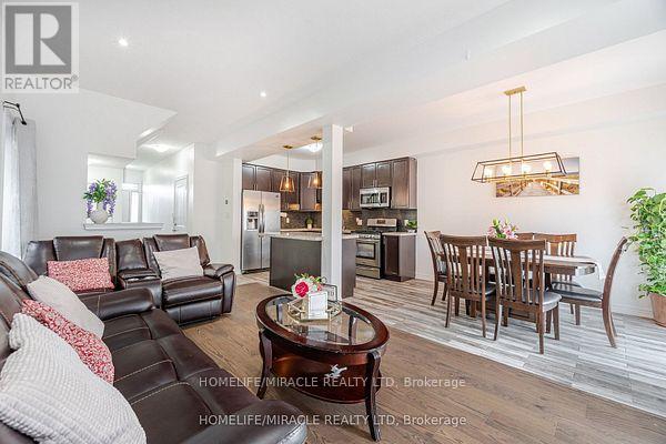 Photo 18 of 24 Kingsborough Drive, Hamilton ON