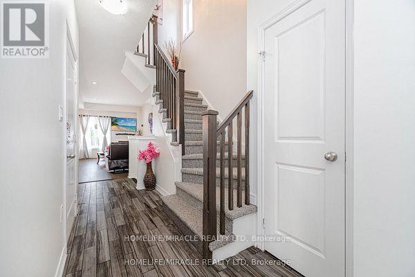 Photo 20 of 24 Kingsborough Drive, Hamilton ON