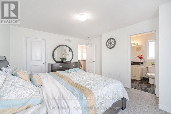 Photo 23 of 24 Kingsborough Drive, Hamilton ON