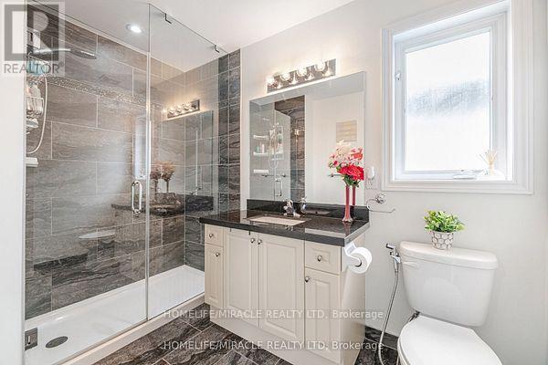 Photo 25 of 24 Kingsborough Drive, Hamilton ON