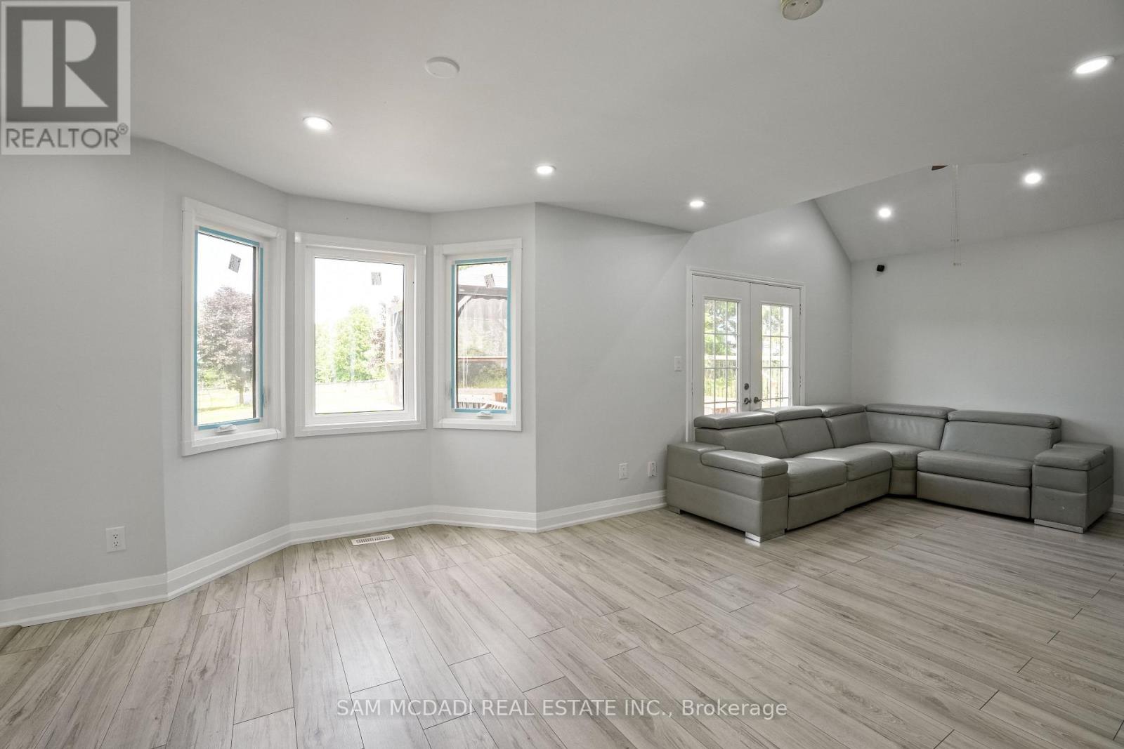 Photo 7 of 5745 Fourth Line, Guelph Eramosa ON