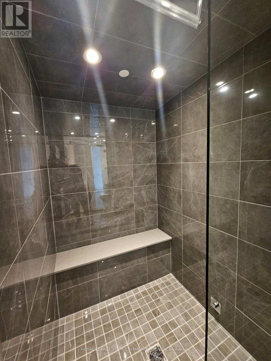 Photo 11 of 6402 10 York Street, Toronto ON
