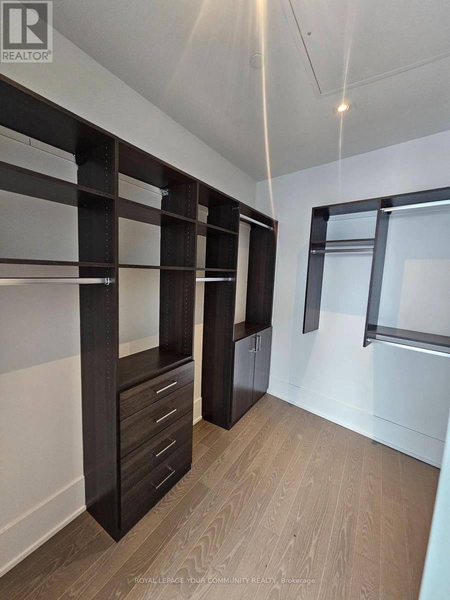 Photo 6 of 6402 10 York Street, Toronto ON