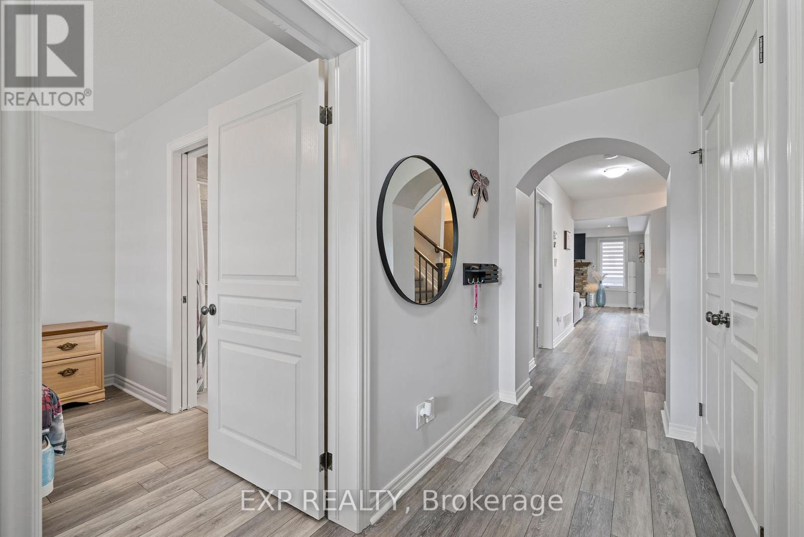 Photo 5 of 6540 Richard Crescent, Niagara Falls ON