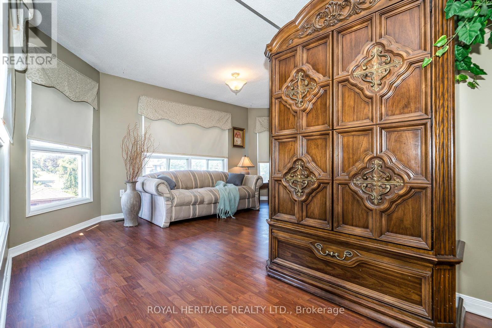Photo 20 of 756 Stonepath Circle, Pickering ON