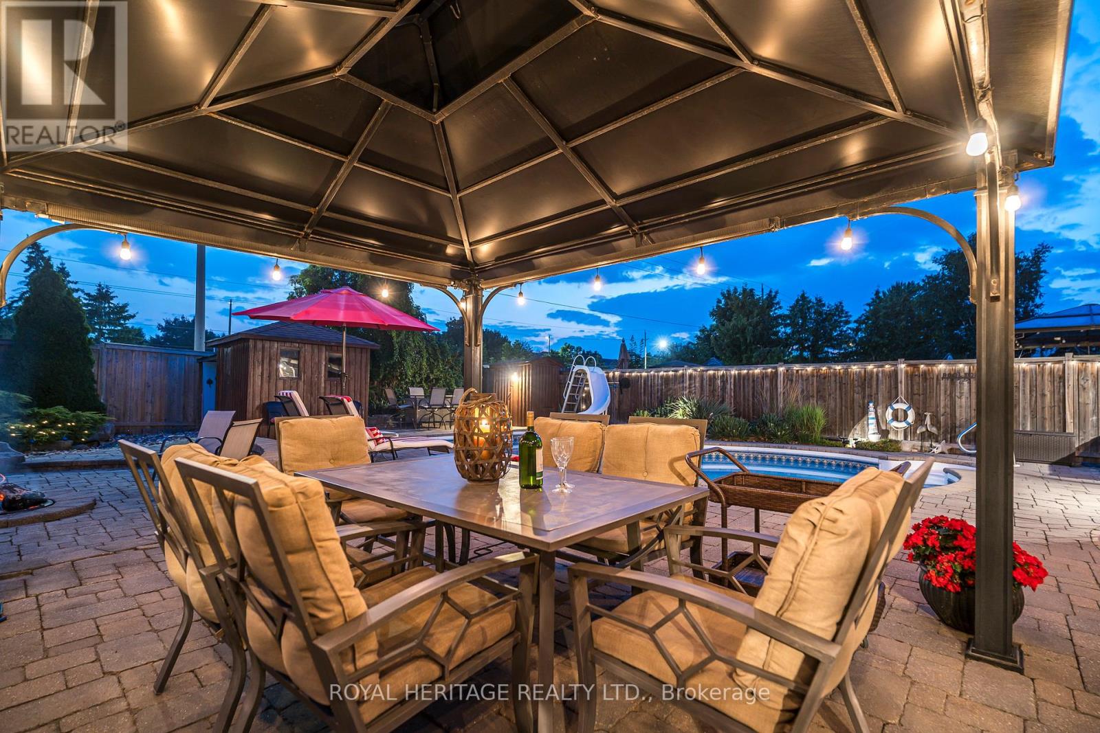 Photo 37 of 756 Stonepath Circle, Pickering ON