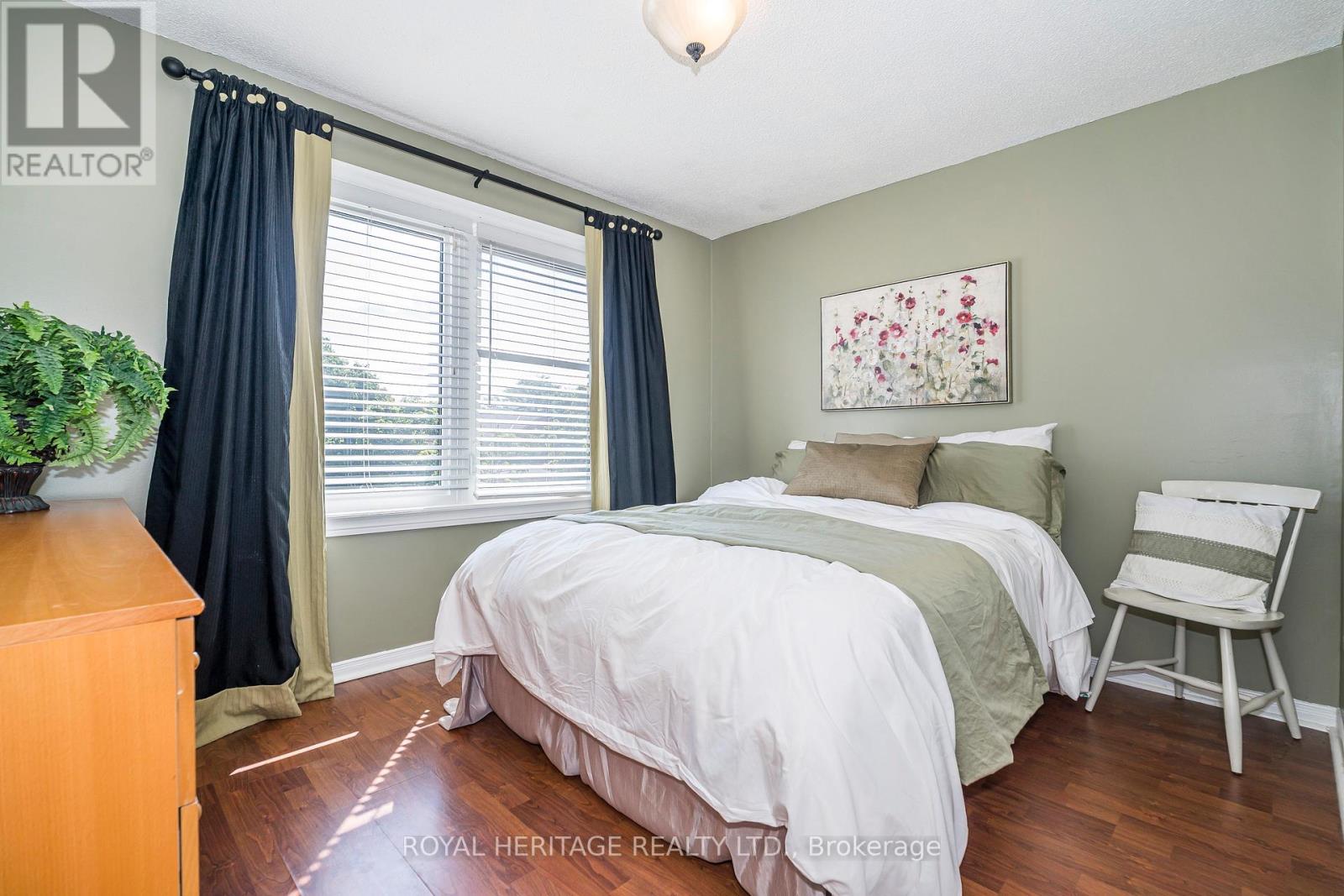 Photo 27 of 756 Stonepath Circle, Pickering ON