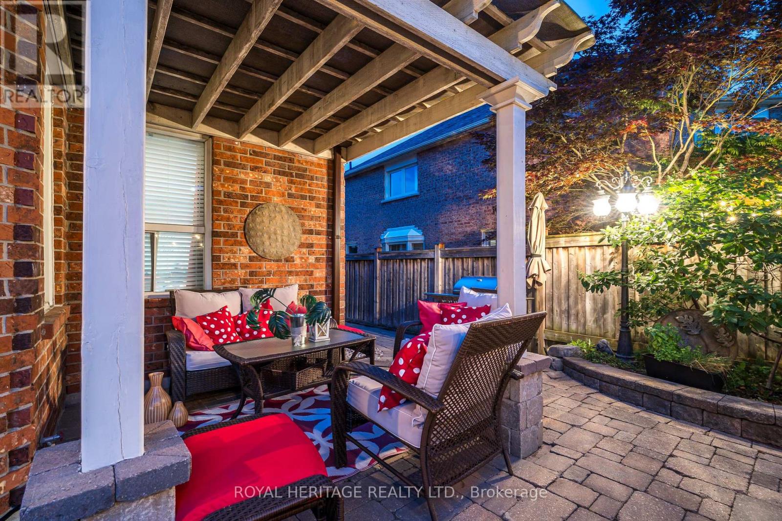 Photo 38 of 756 Stonepath Circle, Pickering ON