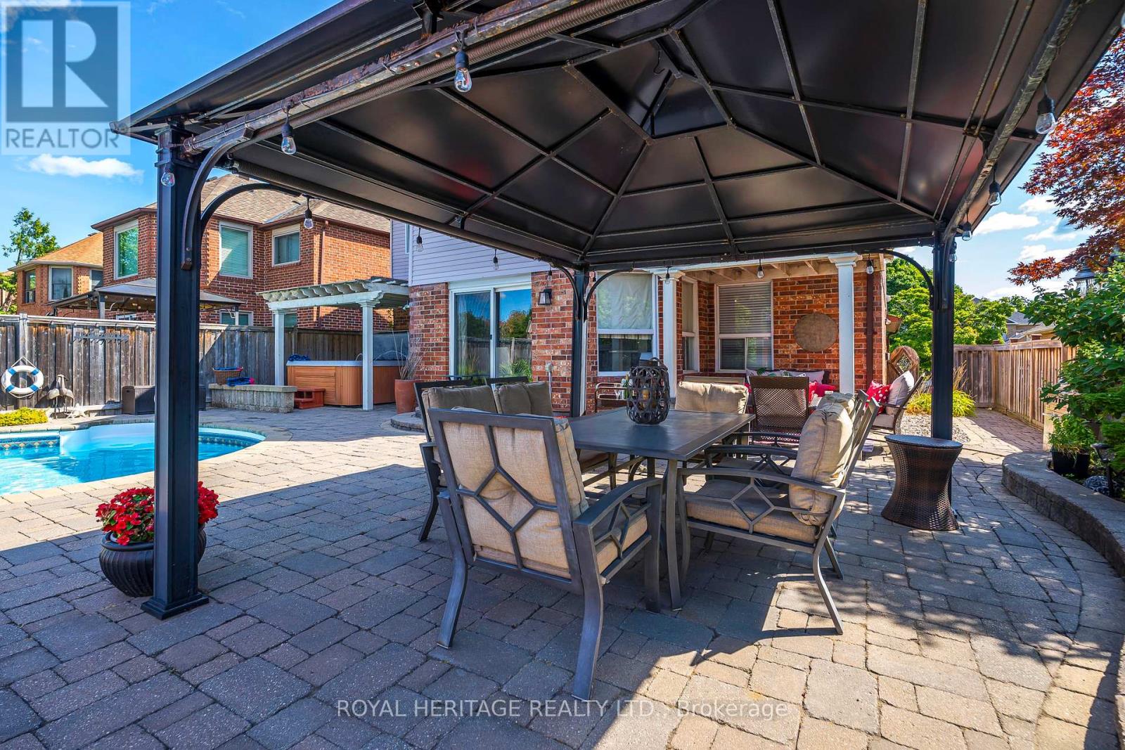 Photo 43 of 756 Stonepath Circle, Pickering ON