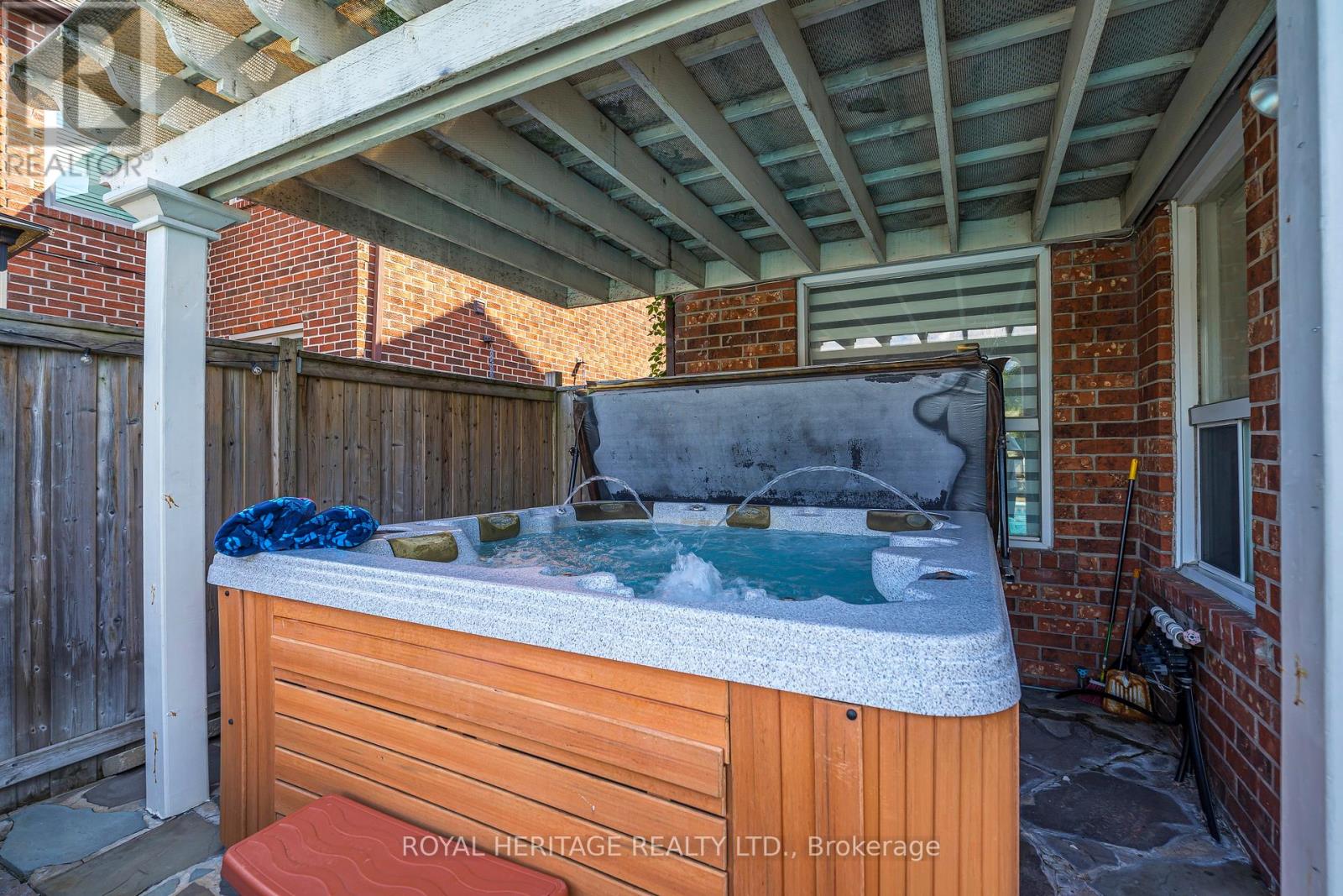 Photo 45 of 756 Stonepath Circle, Pickering ON