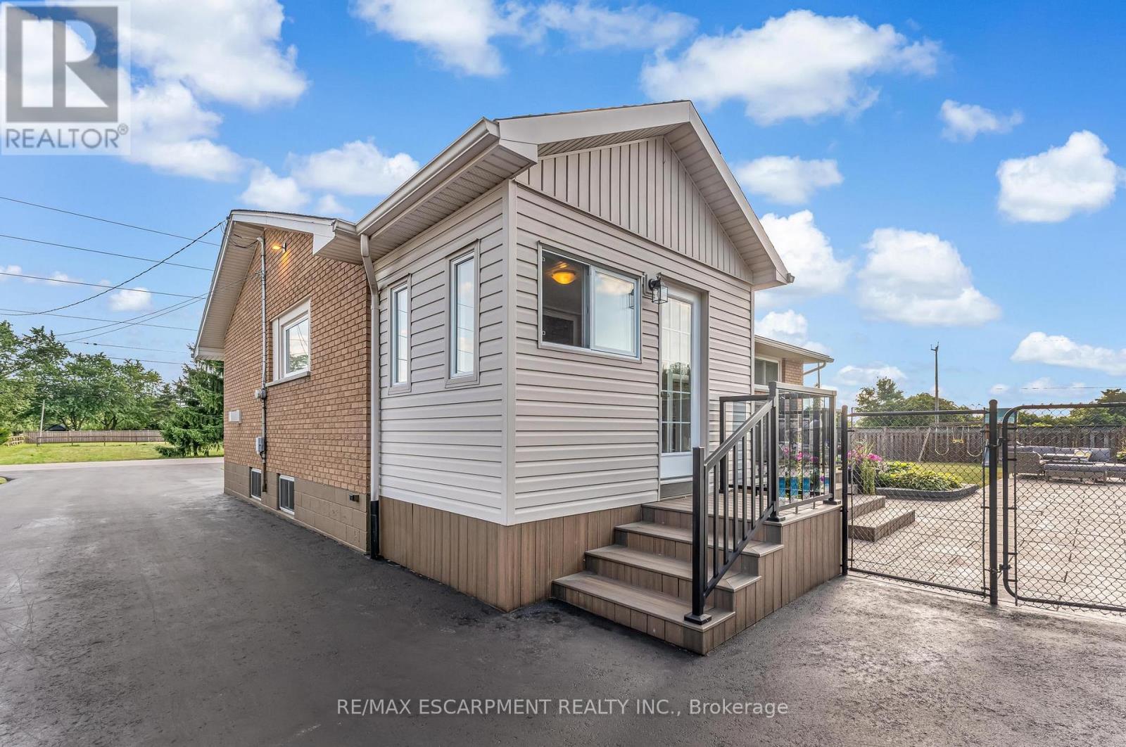 Photo 17 of 9924 Dickenson Road, Hamilton ON