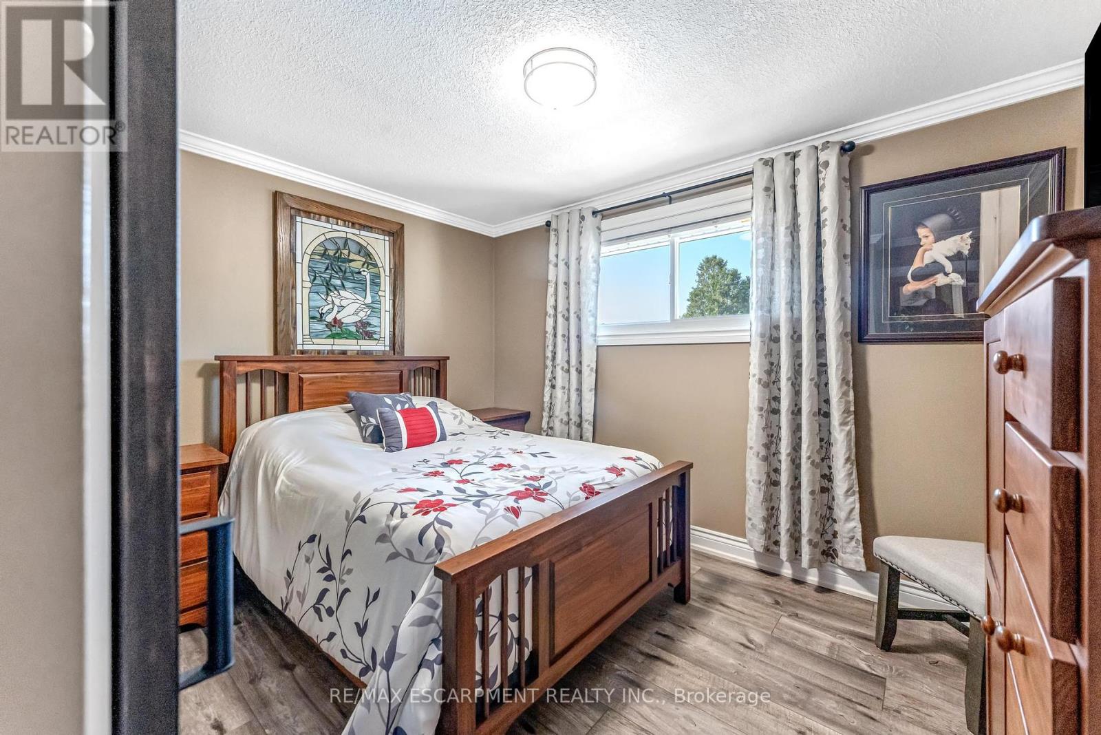 Photo 5 of 9924 Dickenson Road, Hamilton ON