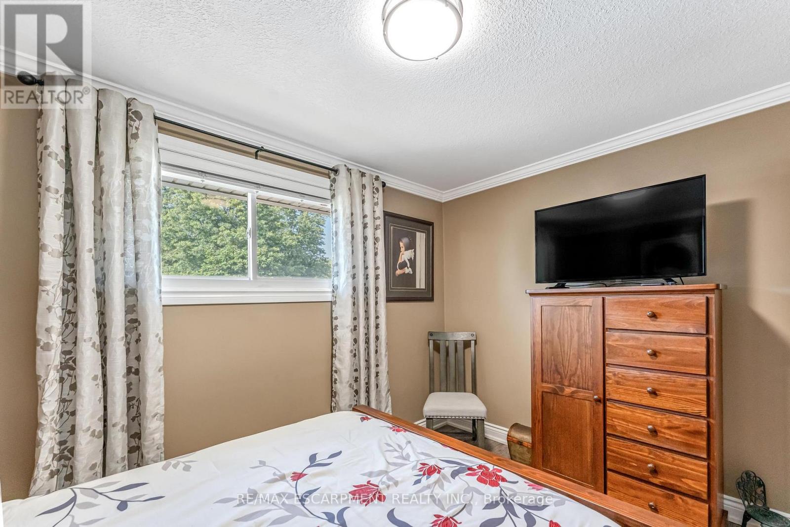 Photo 23 of 9924 Dickenson Road, Hamilton ON