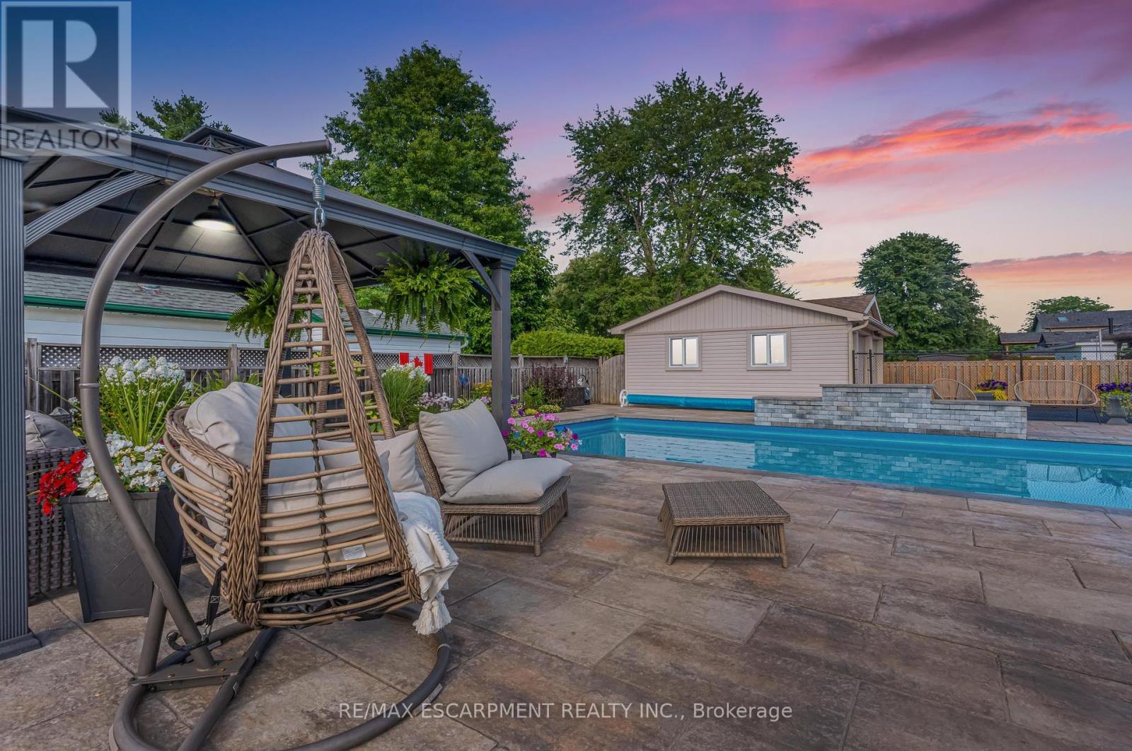 Photo 4 of 9924 Dickenson Road, Hamilton ON