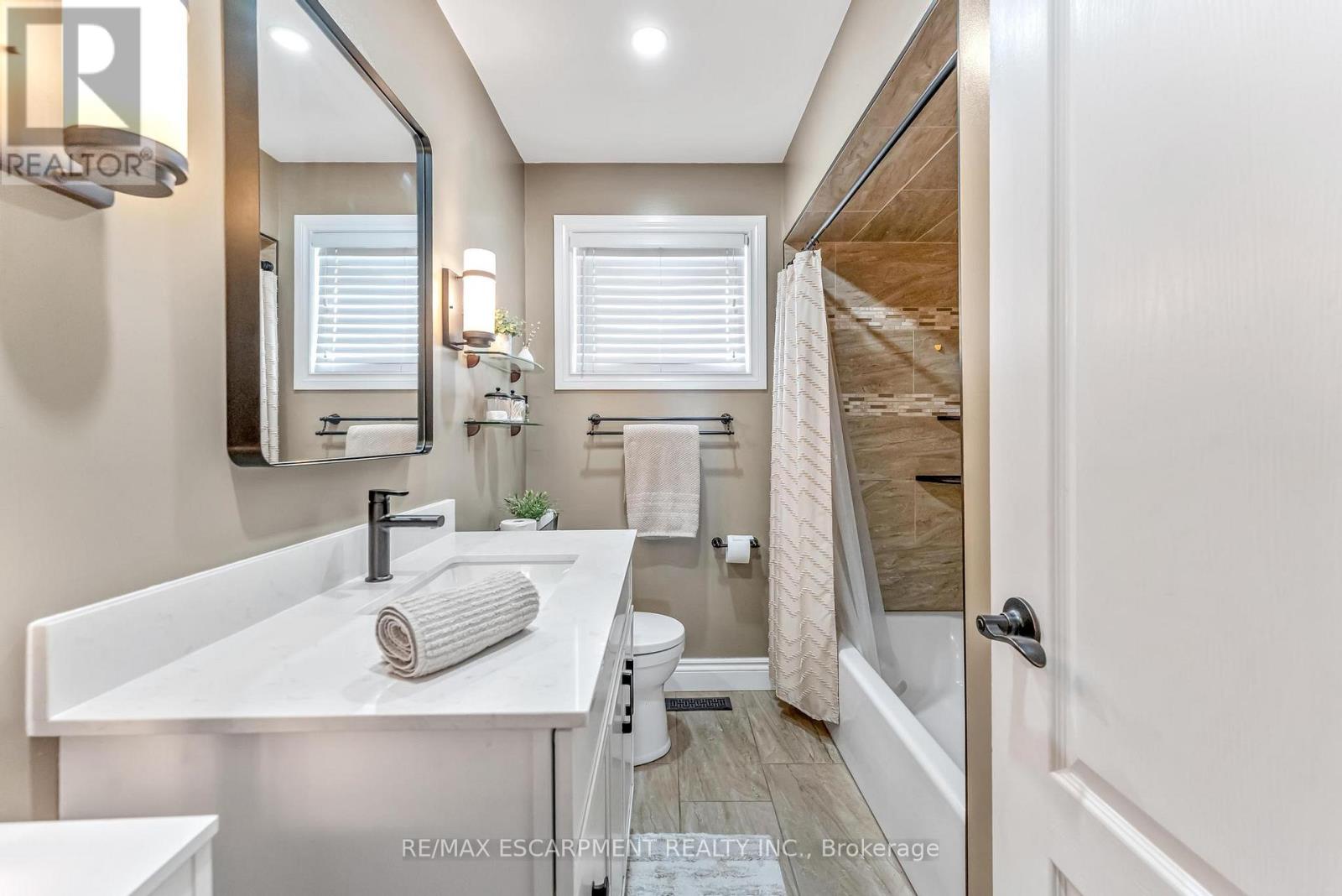 Photo 3 of 9924 Dickenson Road, Hamilton ON