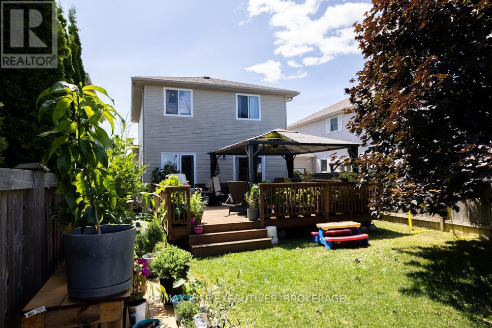 Photo 14 of 105 Mckeown Crescent, Loyalist ON