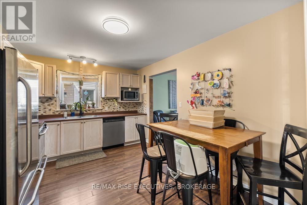 Photo 34 of 105 Mckeown Crescent, Loyalist ON