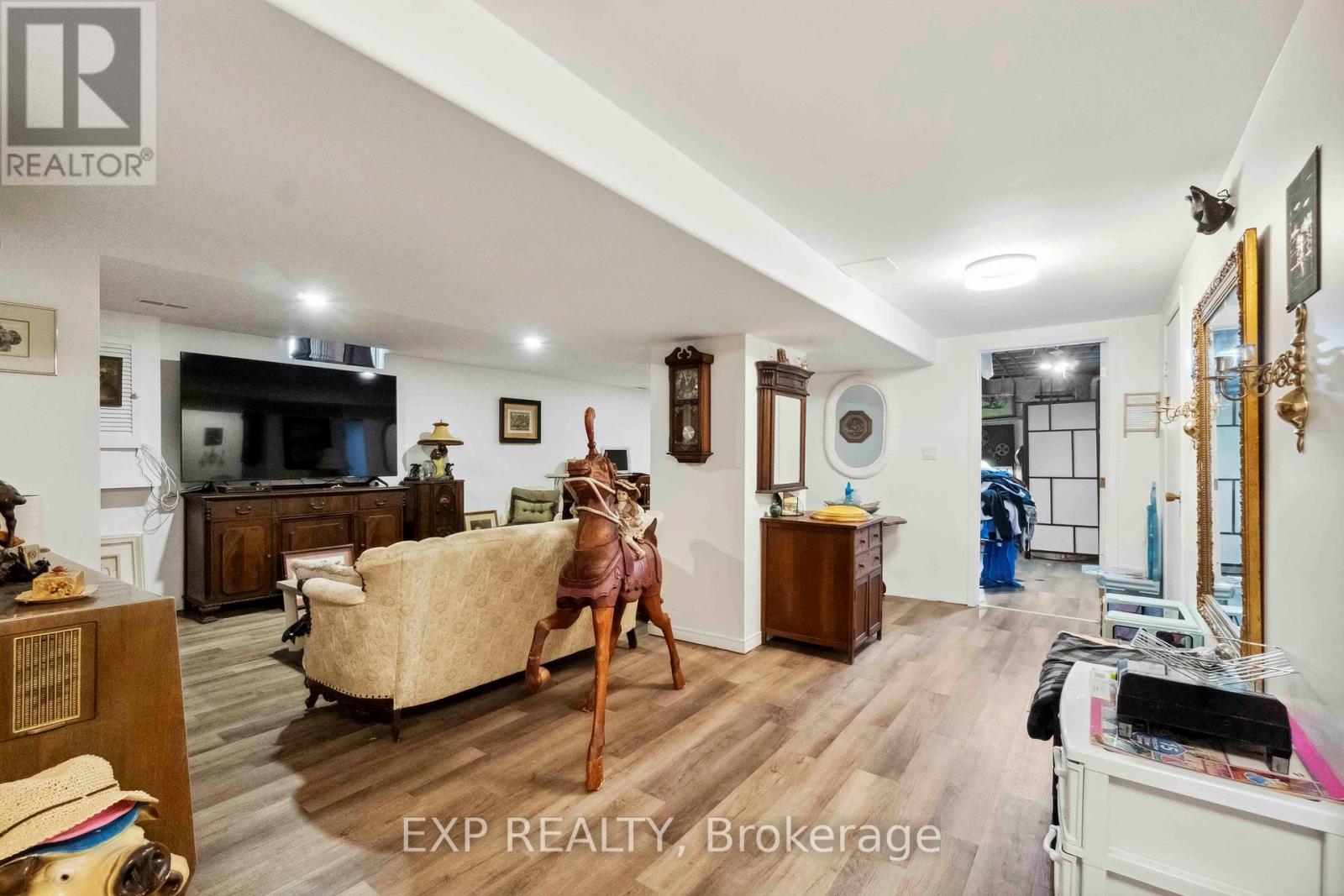 Photo 1 of 2092 Legrand Crescent, Ottawa ON
