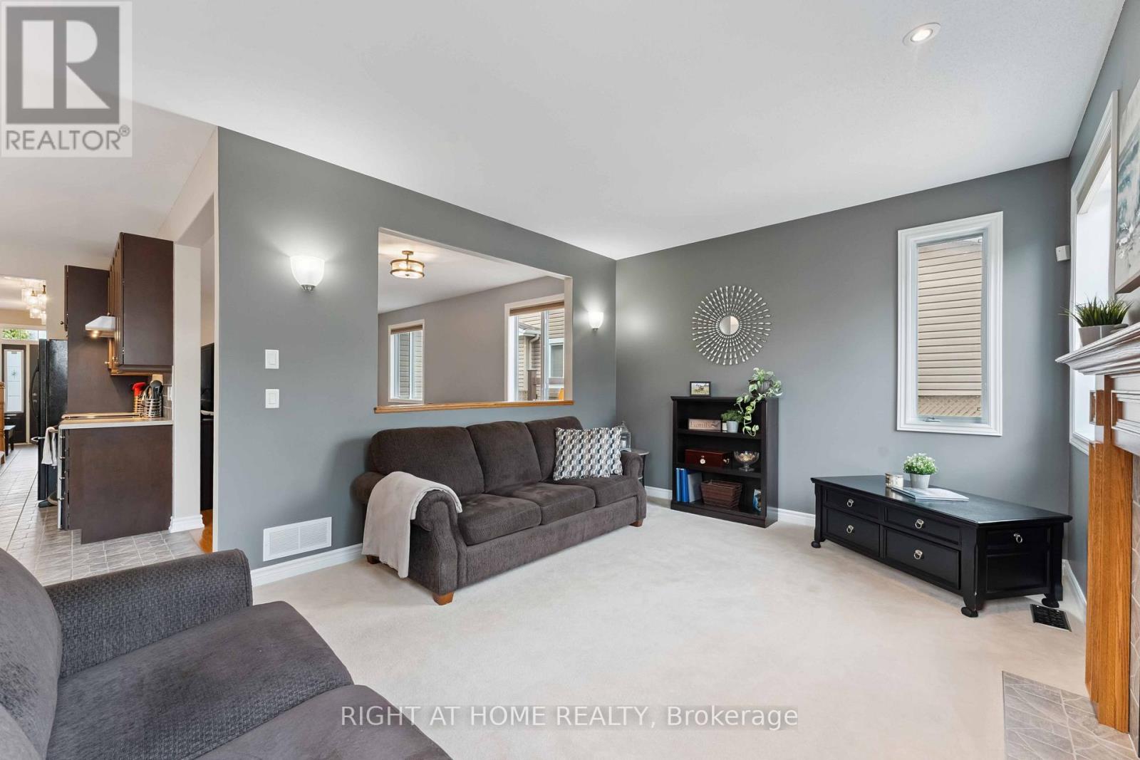 Photo 11 of 220 Celtic Ridge Crescent, Ottawa ON