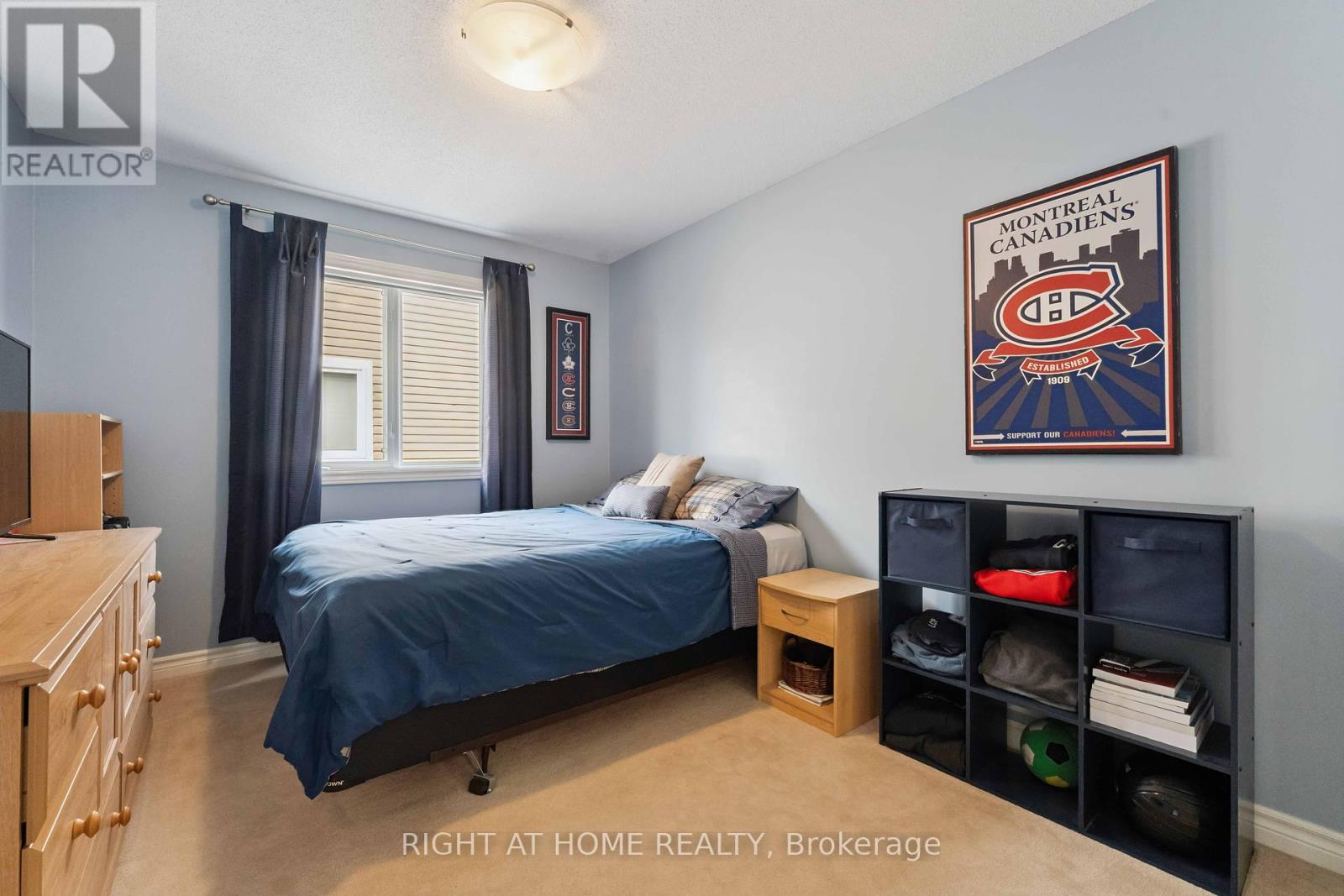 Photo 3 of 220 Celtic Ridge Crescent, Ottawa ON