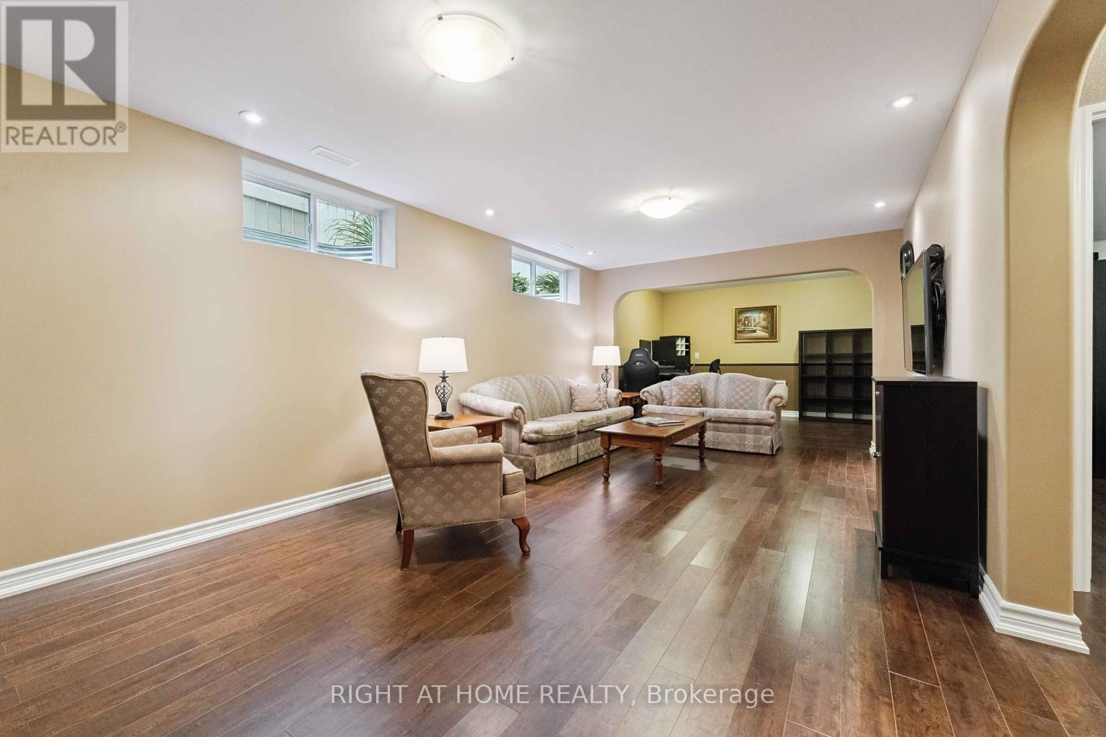 Photo 9 of 220 Celtic Ridge Crescent, Ottawa ON