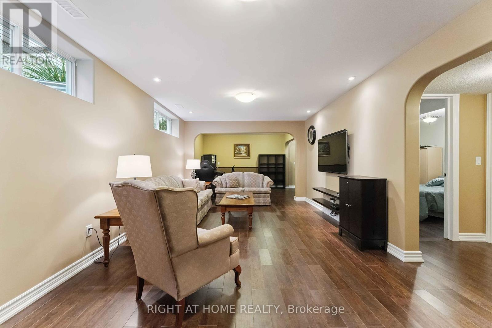 Photo 15 of 220 Celtic Ridge Crescent, Ottawa ON