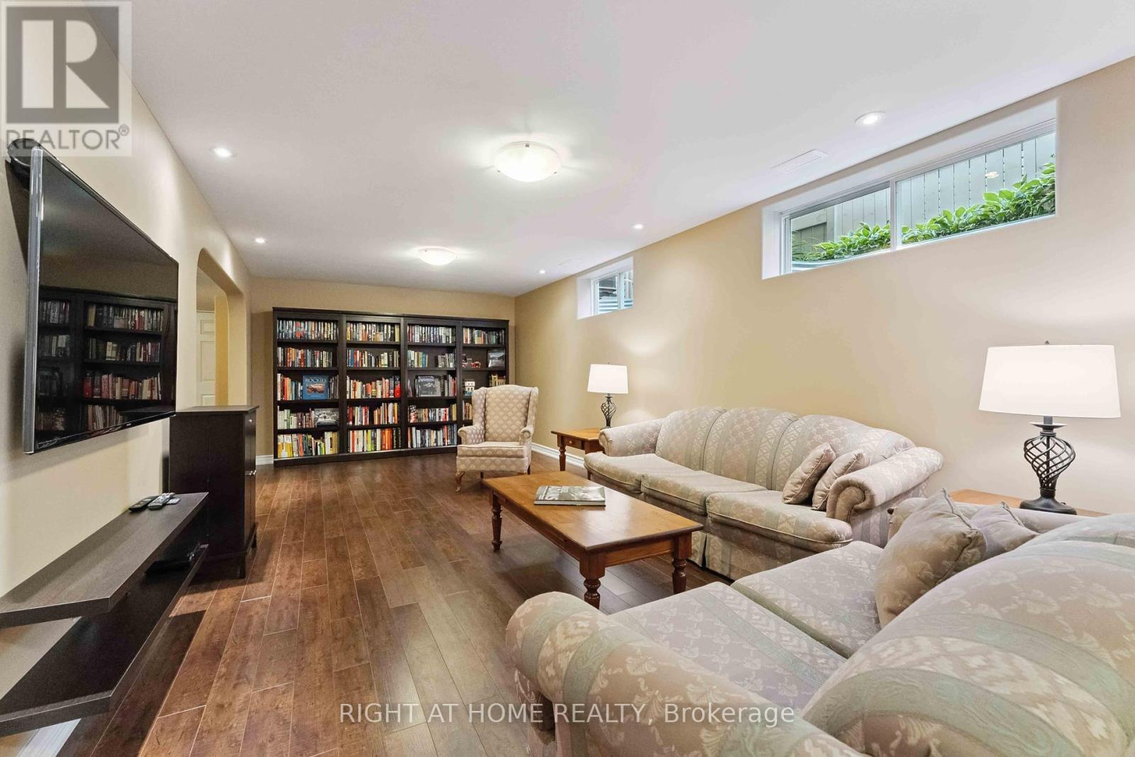 Photo 25 of 220 Celtic Ridge Crescent, Ottawa ON