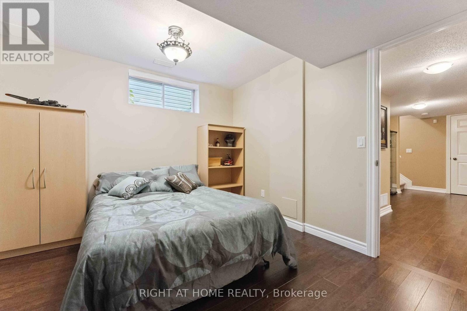 Photo 10 of 220 Celtic Ridge Crescent, Ottawa ON