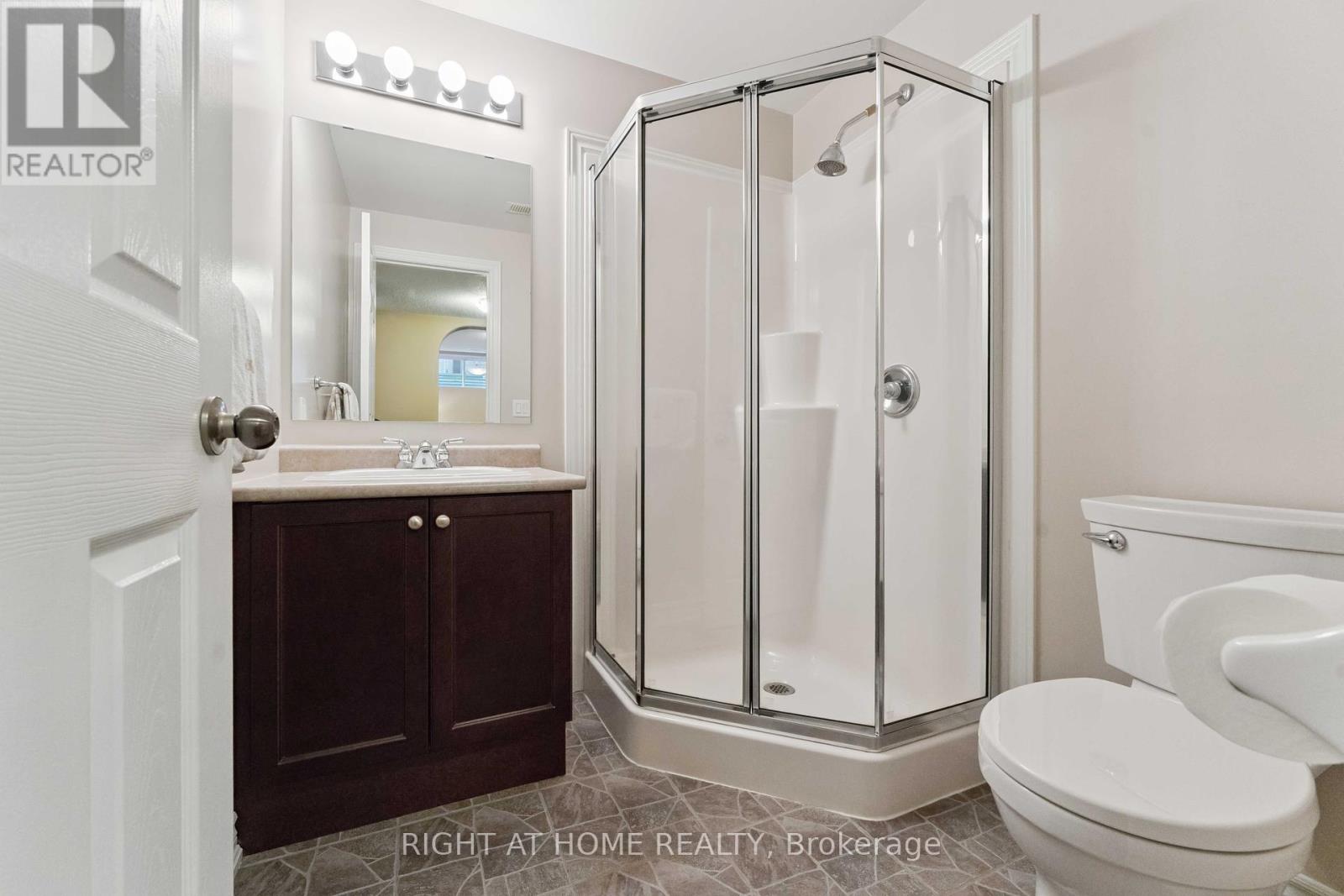 Photo 39 of 220 Celtic Ridge Crescent, Ottawa ON