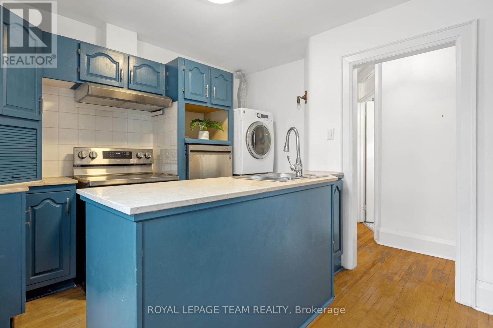 Photo 15 of 334 Queen Elizabeth Drive, Ottawa ON