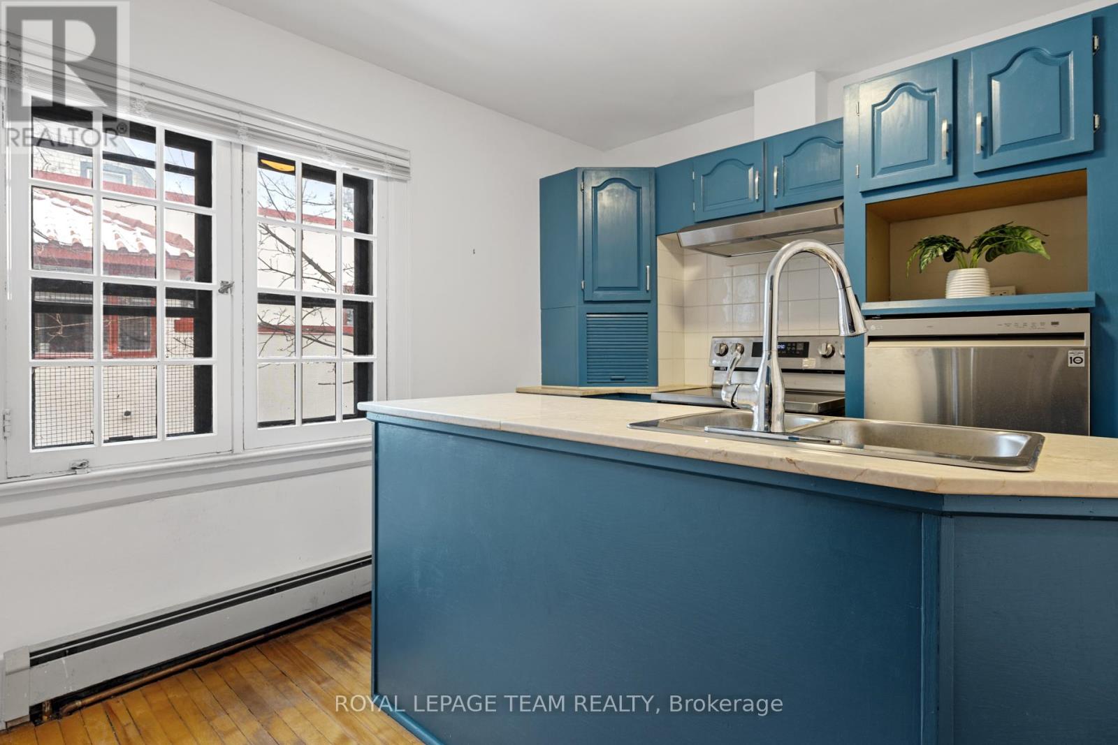 Photo 23 of 334 Queen Elizabeth Drive, Ottawa ON