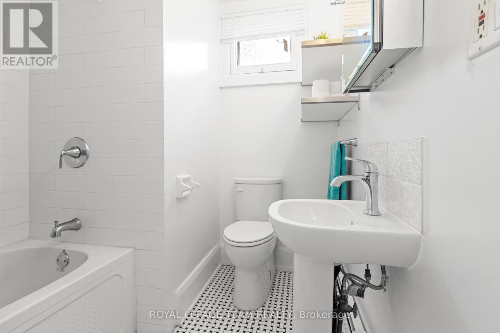 Photo 16 of 334 Queen Elizabeth Drive, Ottawa ON