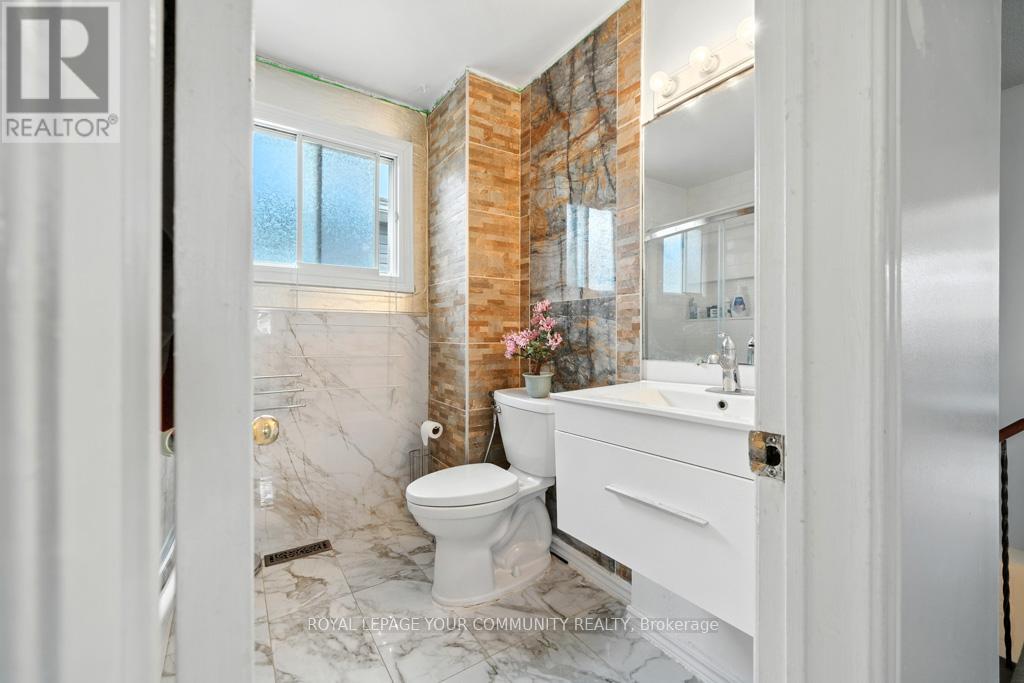 Photo 3 of 104 Garden Drive, Barrie ON